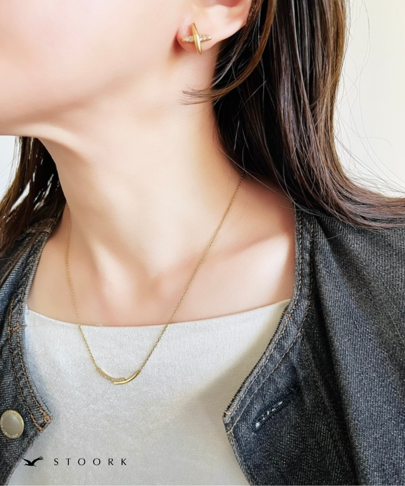 Zircon Cross Plate Necklace