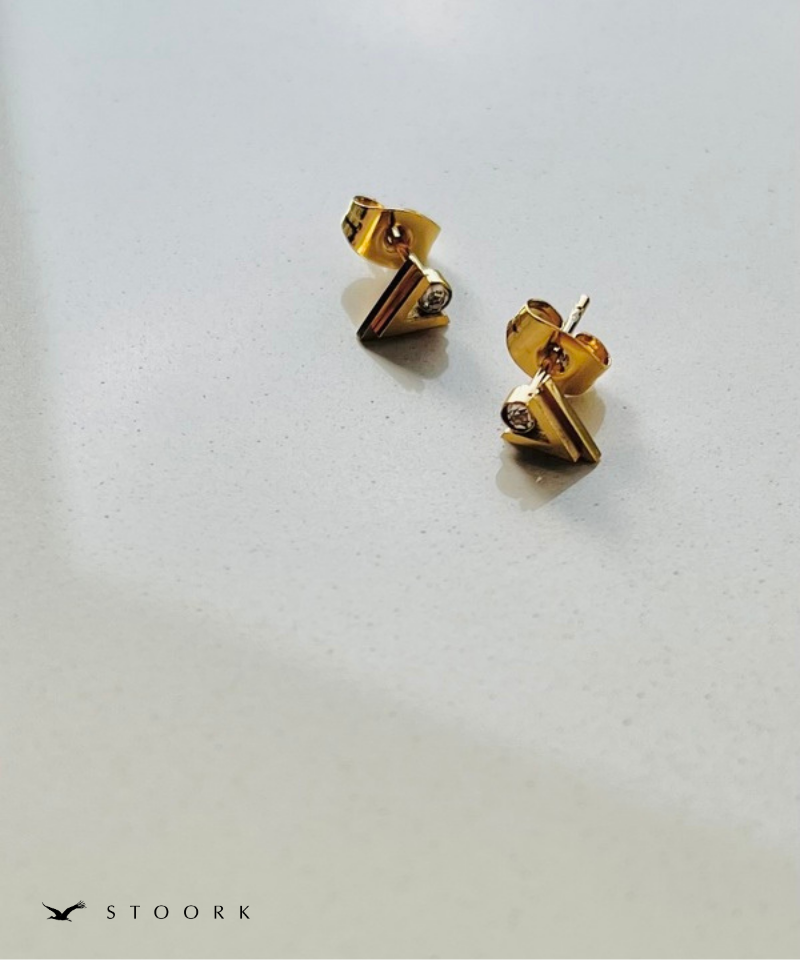 V Line Stone Pierce