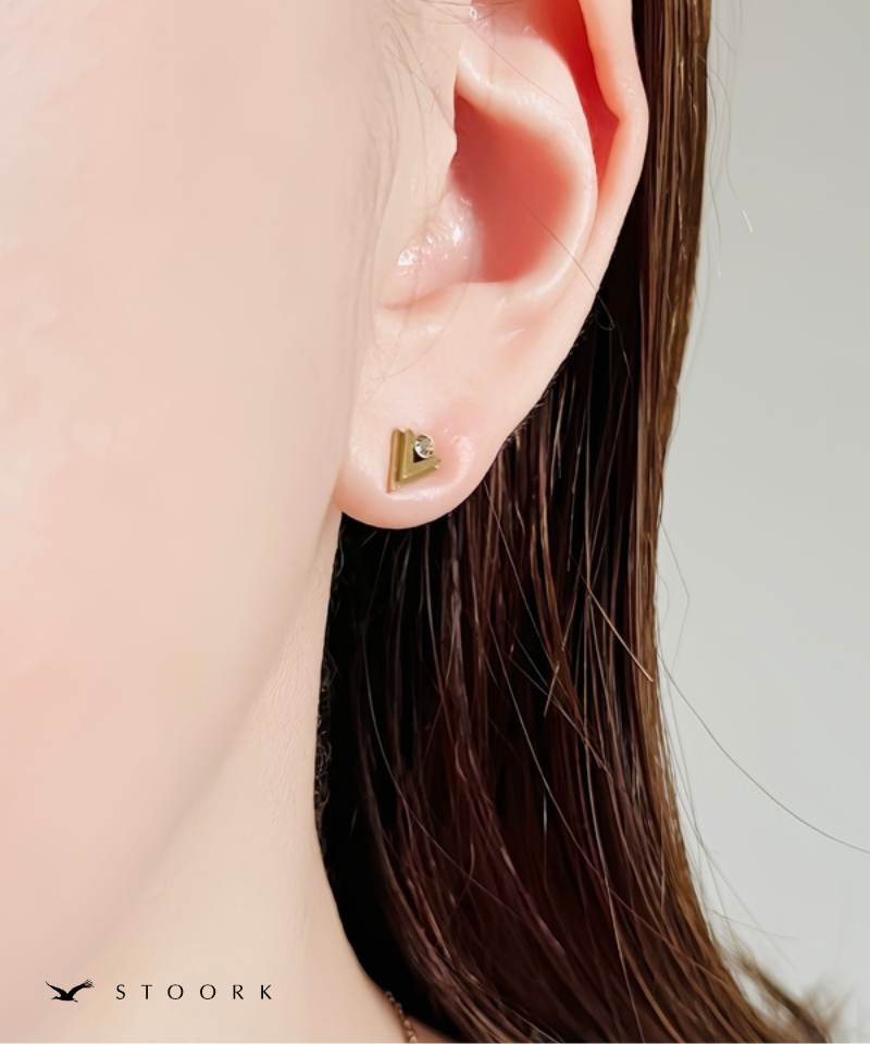 V Line Stone Pierce
