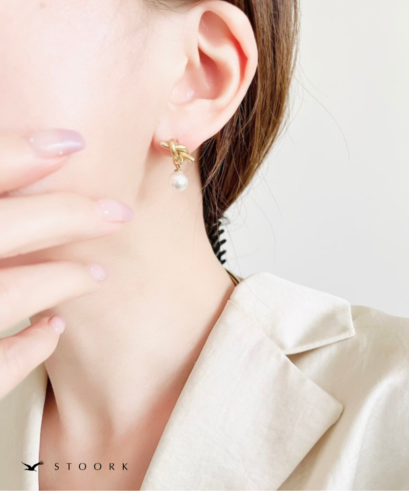 Knot Pearl Pierce