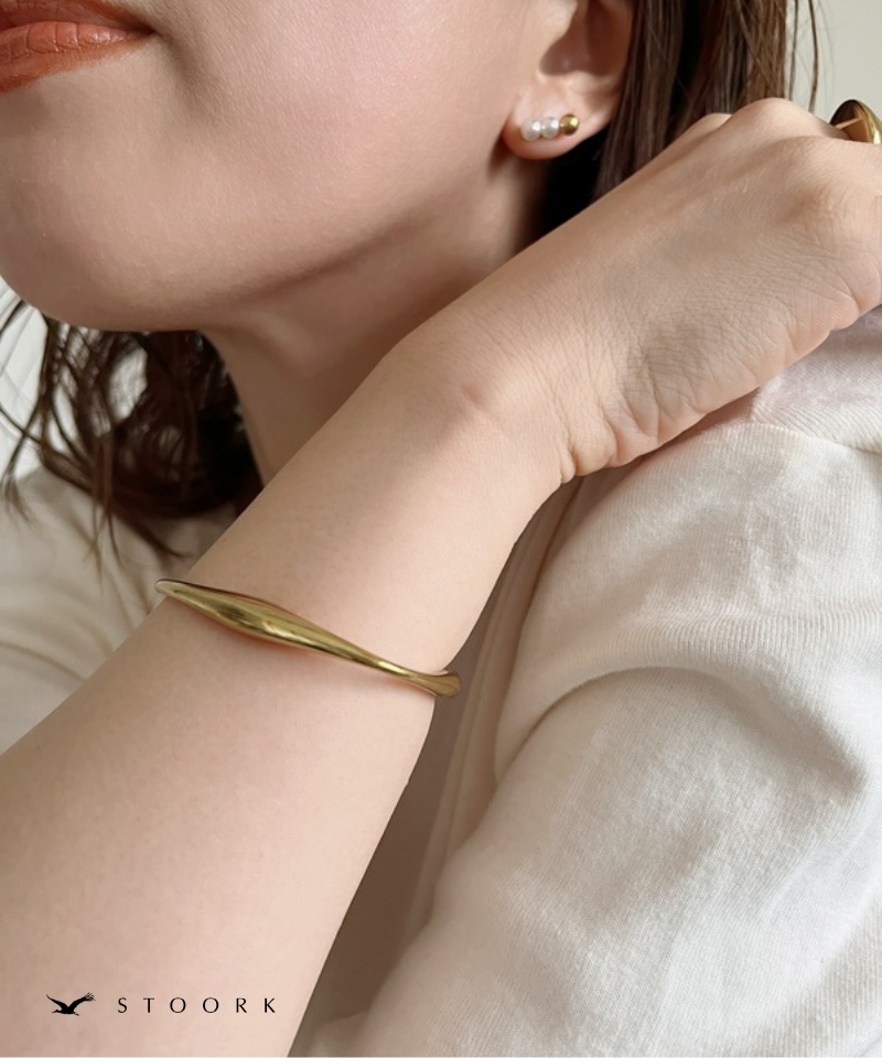 Minimal Nuance Open Bangle