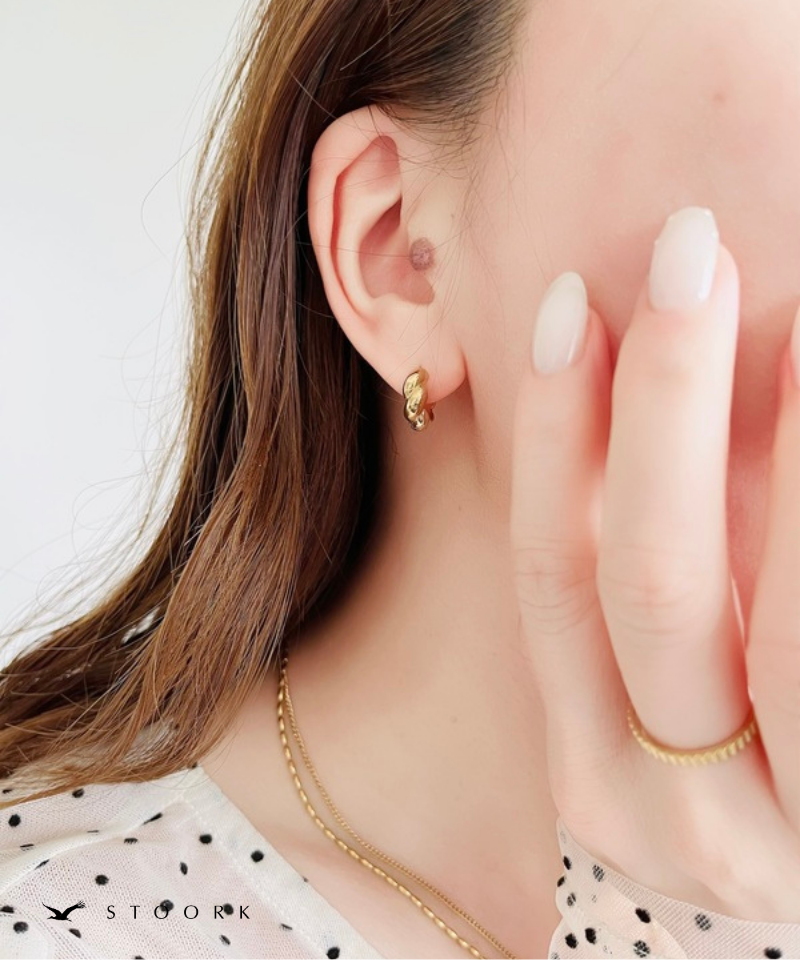 Curve Twist Pierce