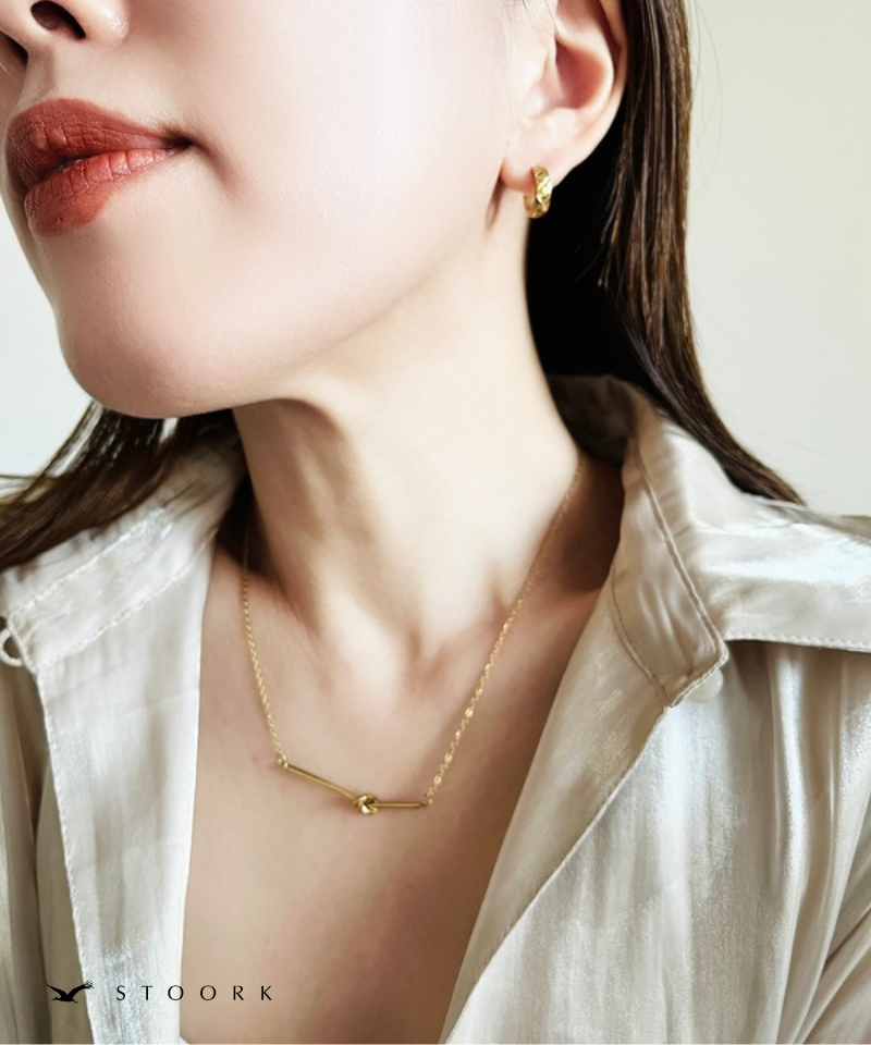Knot Bar Necklace