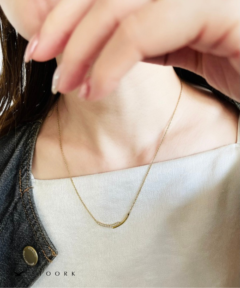 Zircon Cross Plate Necklace