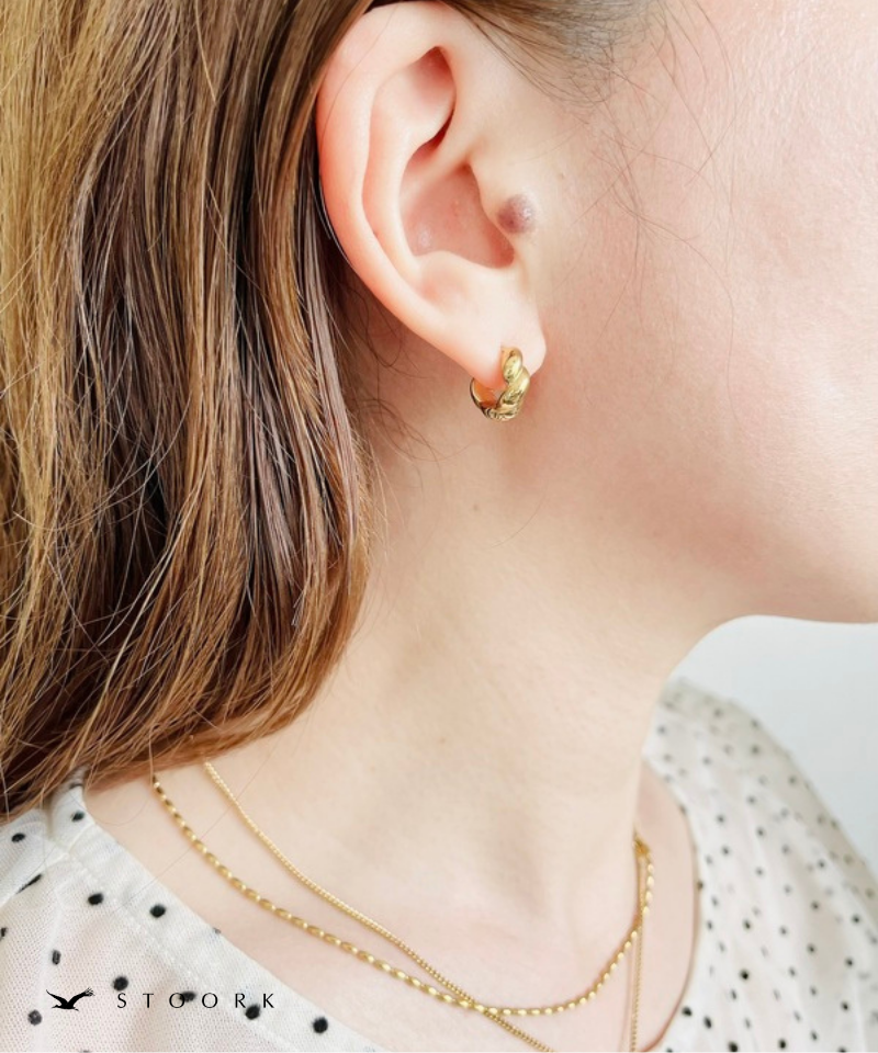 Curve Twist Pierce
