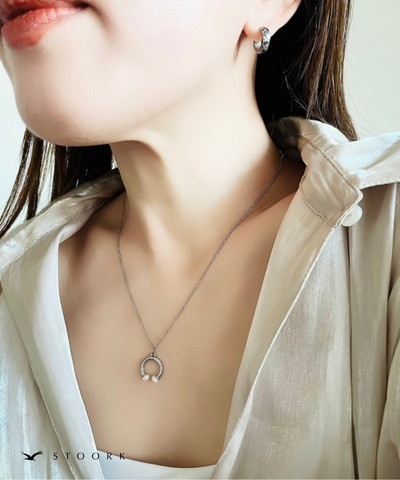 Pearl Horseshoe Necklace