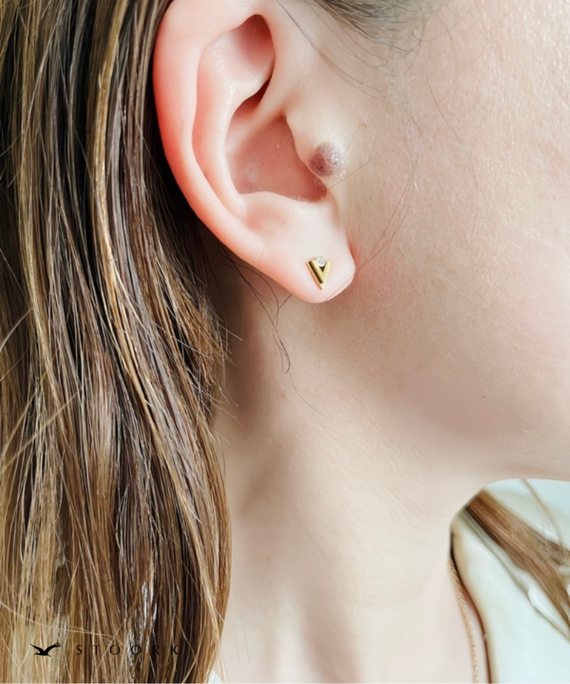 V Line Stone Pierce