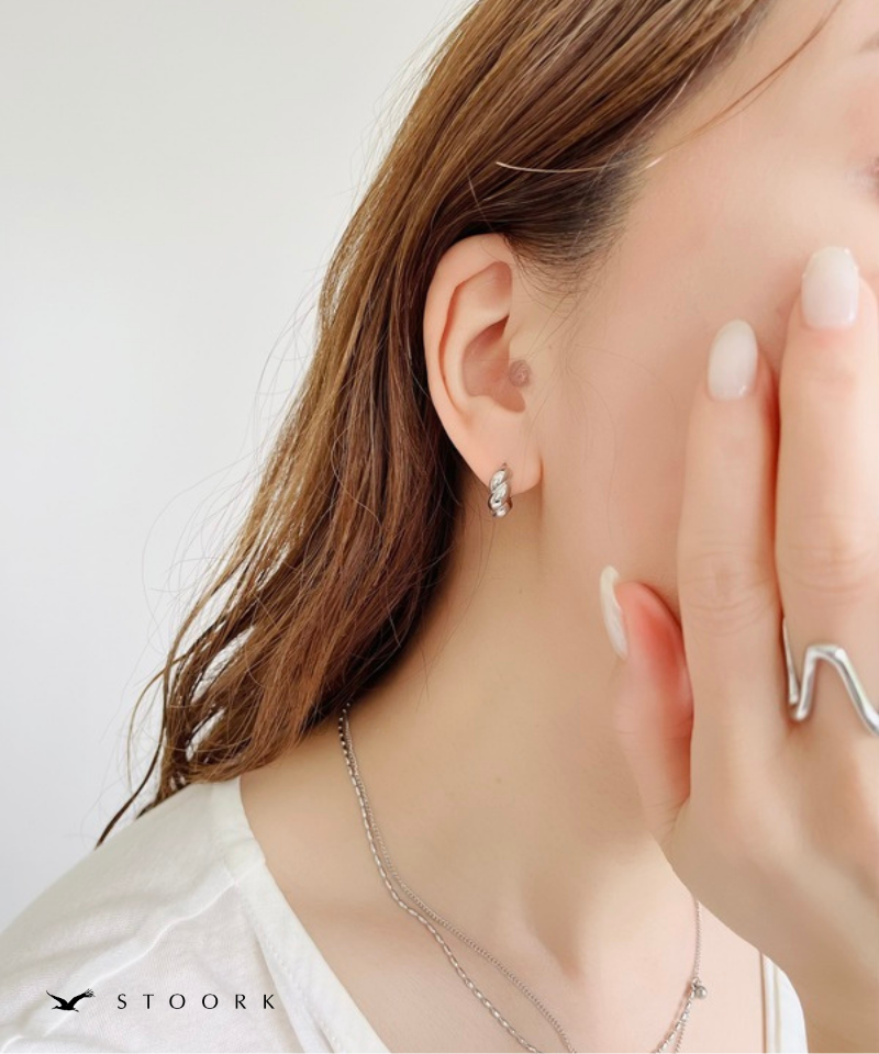 Curve Twist Pierce