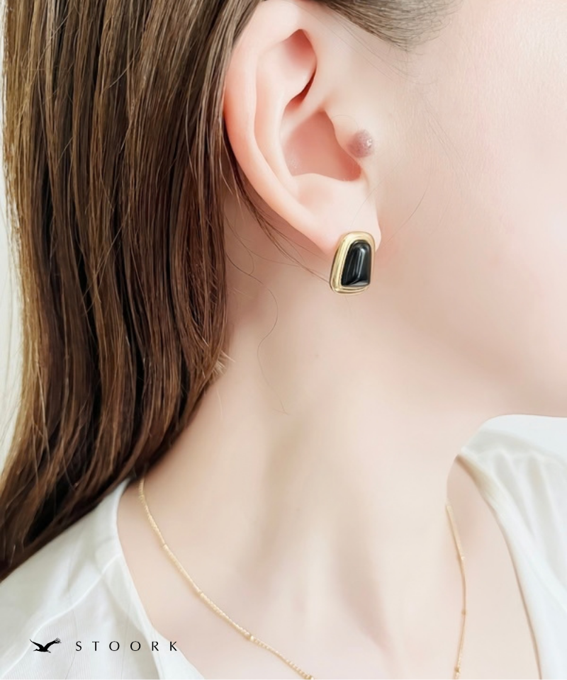 Square Black Stone Pierce