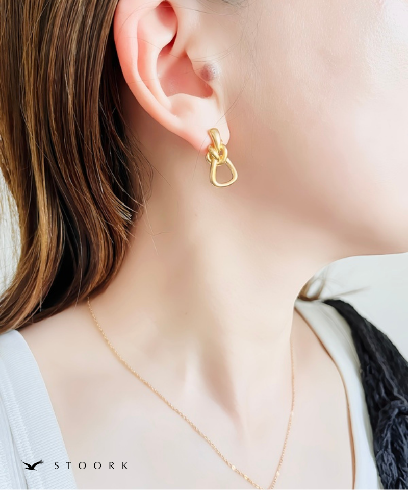 Volume Knot Hoop Pierce