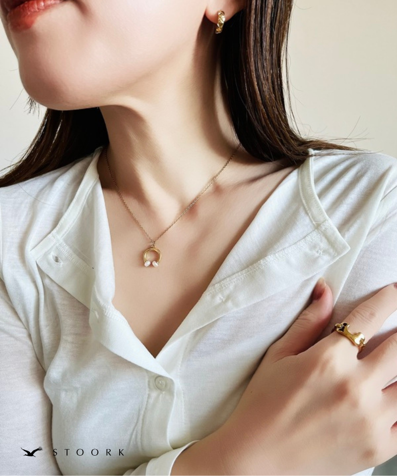 Pearl Horseshoe Necklace