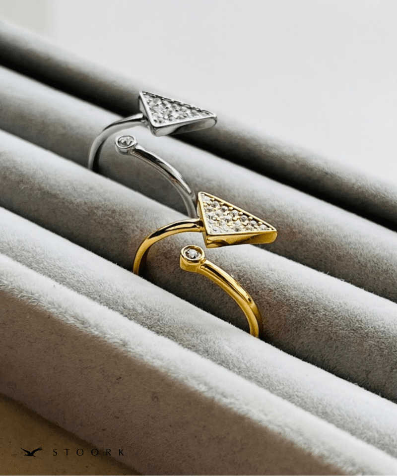 Triangle Dot Open Ring - stoork