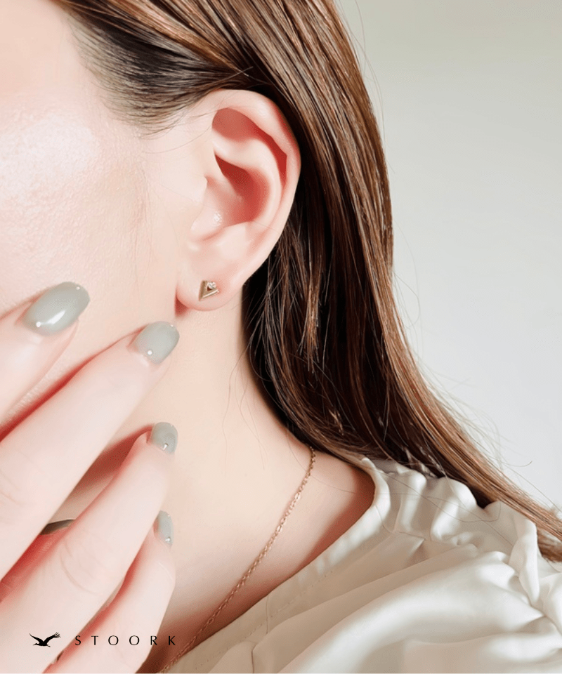 V Line Stone Pierce - stoork