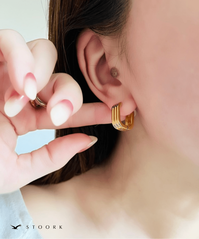 Vertical Line Mini Hoop Pierce - stoork