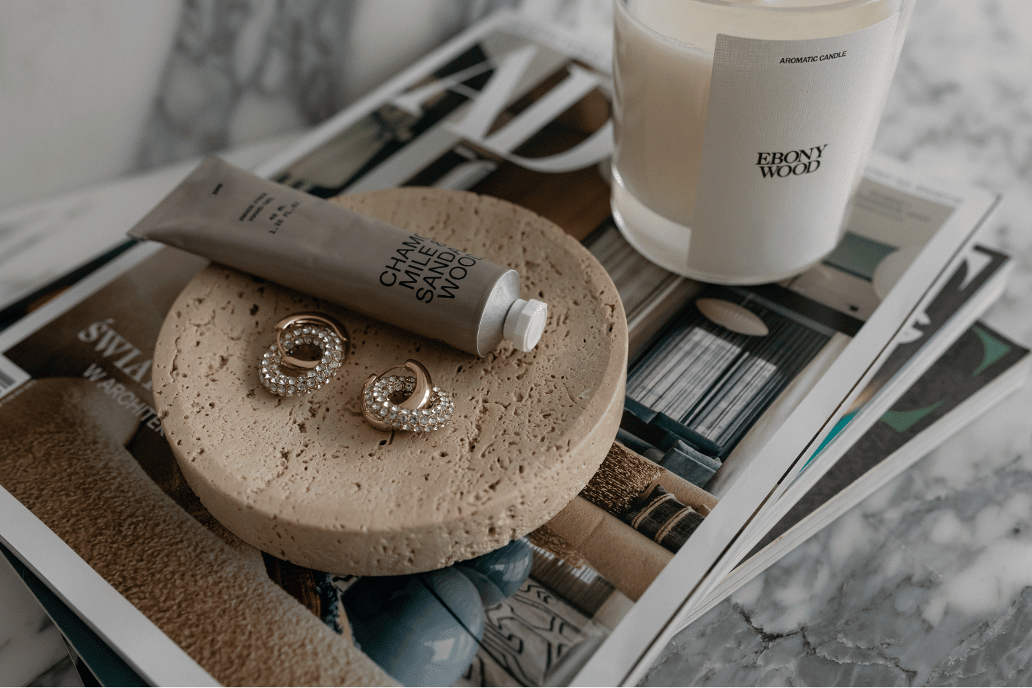 金属アレルギーでも安心！ピアス選び完全ガイド｜安全素材・ケア方法 - stoork