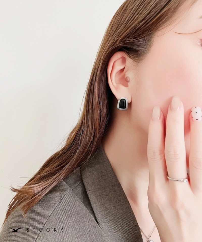 Square Black Stone Pierce