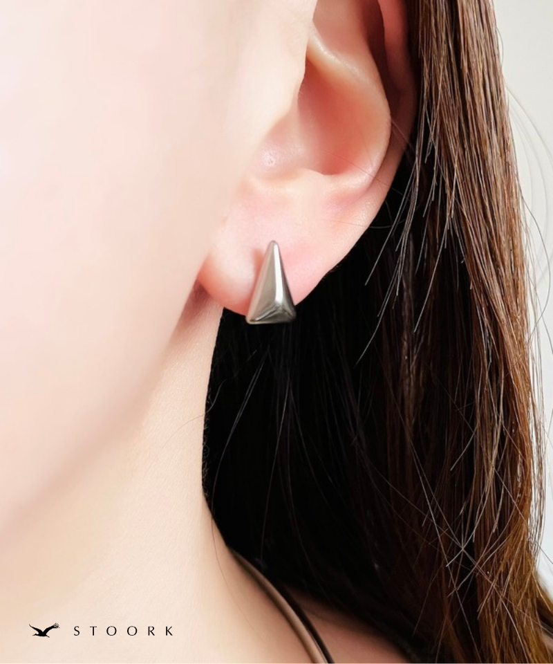 Triangle Studs Pierce