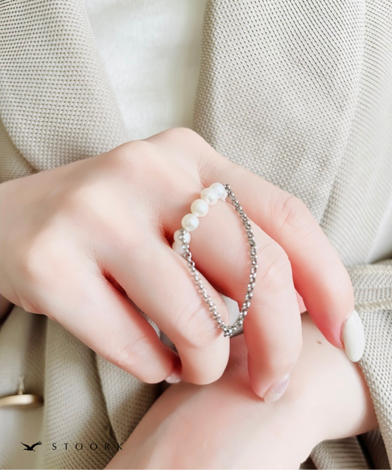 Drape Pearl Ring