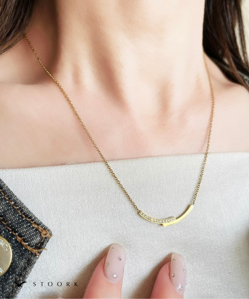 Zircon Cross Plate Necklace