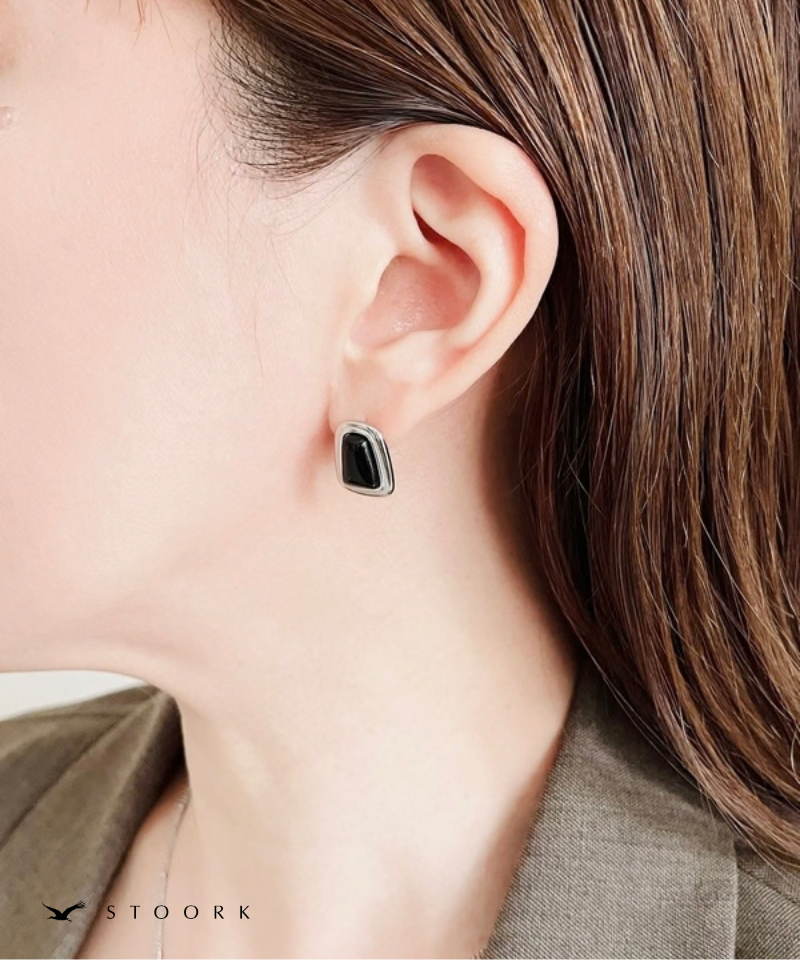 Square Black Stone Pierce
