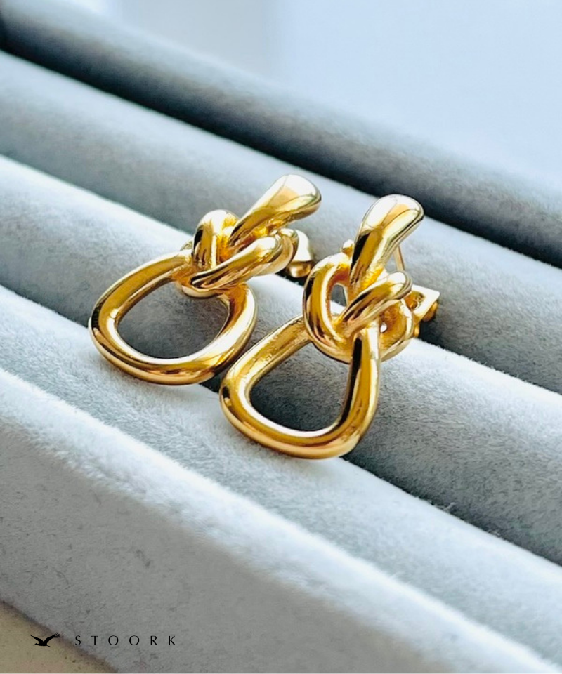 Volume Knot Hoop Pierce