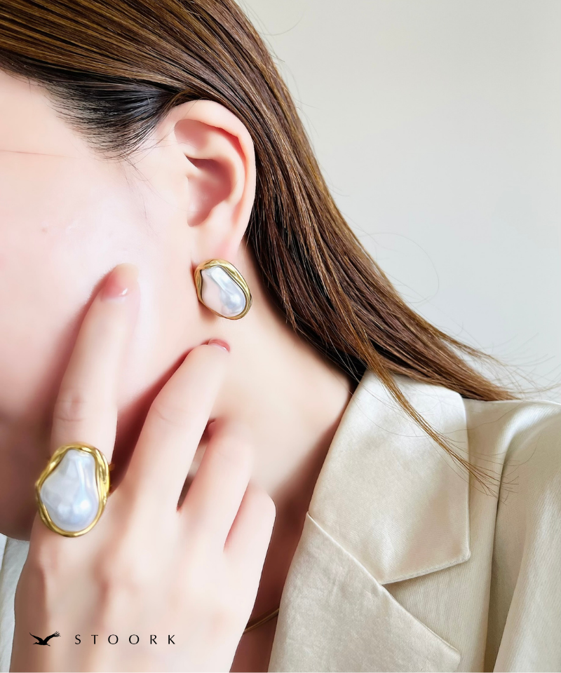 Metal Frame Pearl Pierce