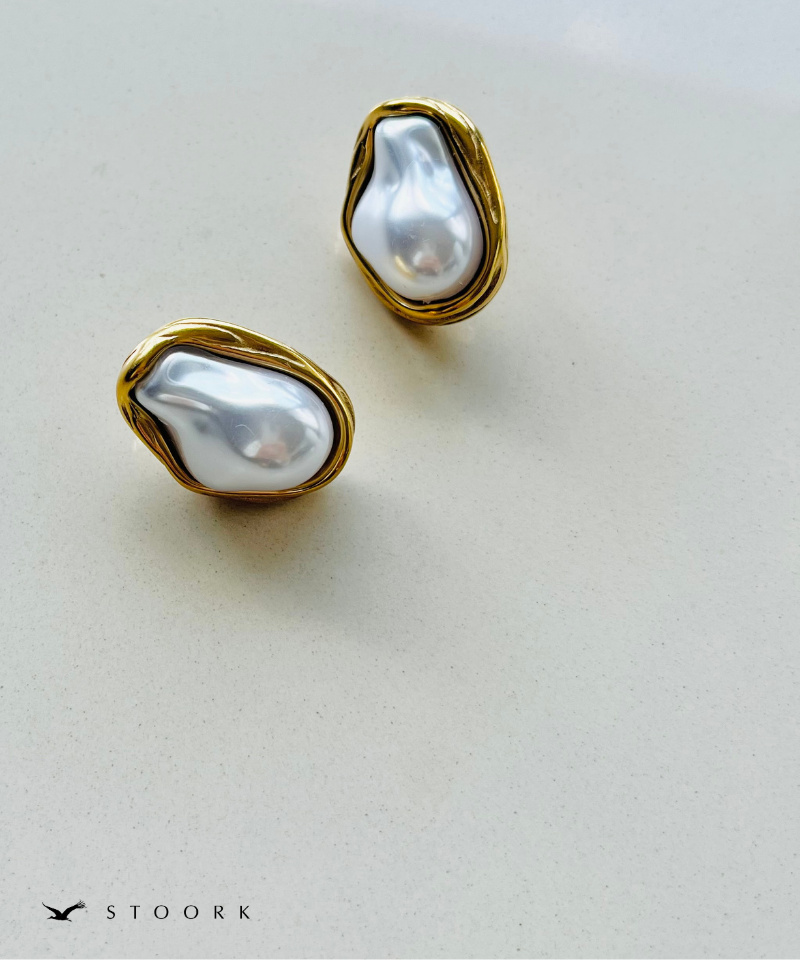 Metal Frame Pearl Pierce