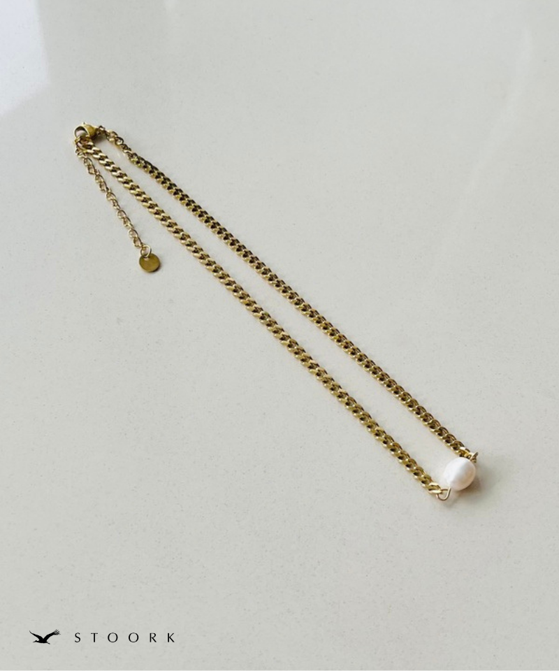 One Pearl Necklace