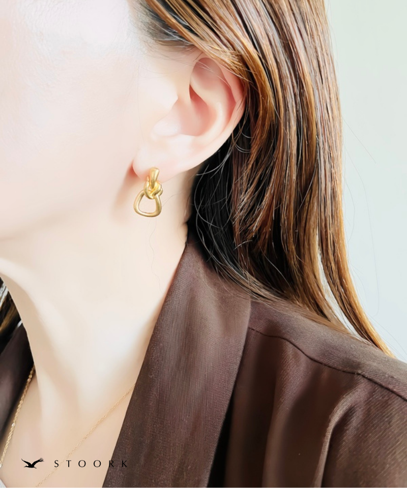 Volume Knot Hoop Pierce