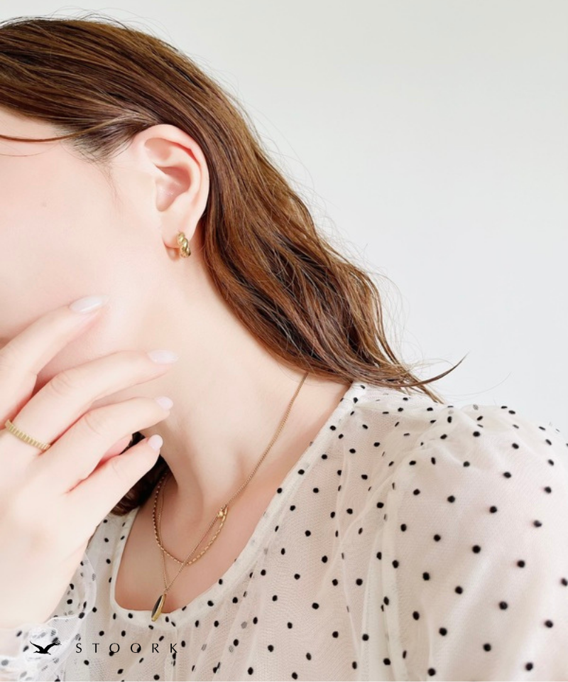 Curve Twist Pierce