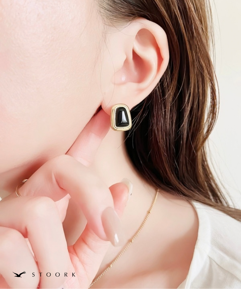 Square Black Stone Pierce