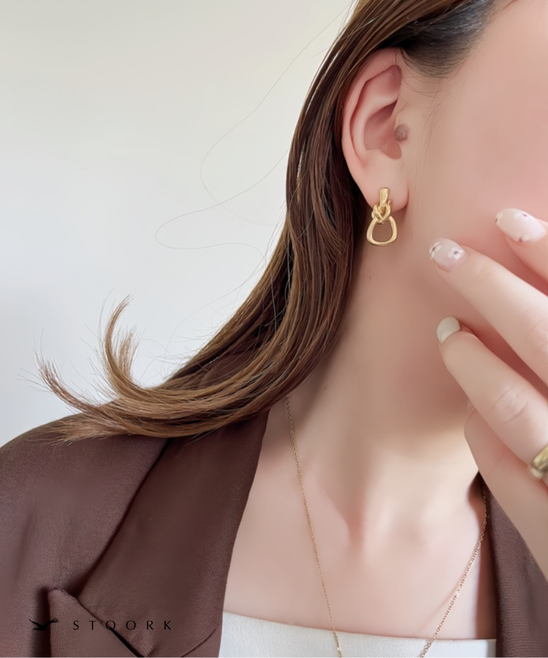 Volume Knot Hoop Pierce