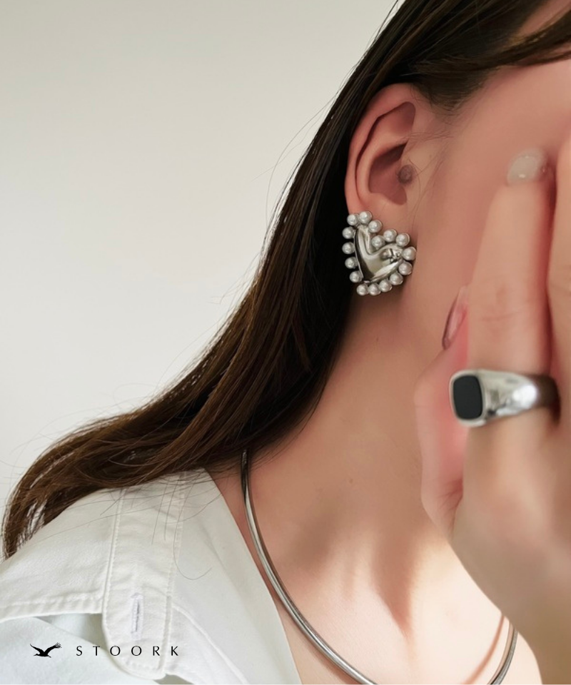 Pearl Frame Heart Pierce