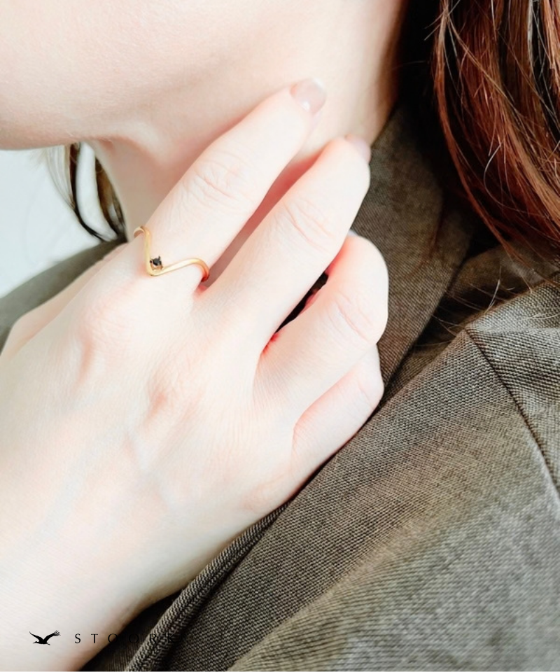 V-Line Black Stone Ring