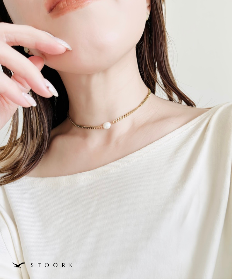 One Pearl Necklace
