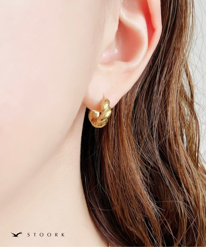 Curve Twist Pierce