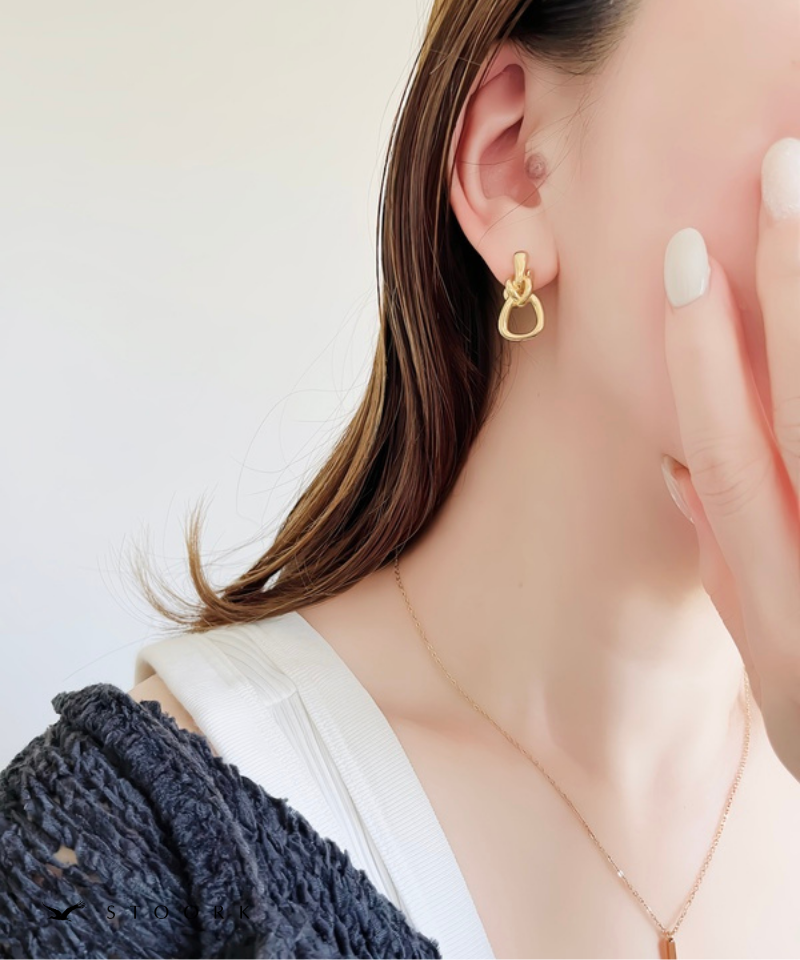 Volume Knot Hoop Pierce