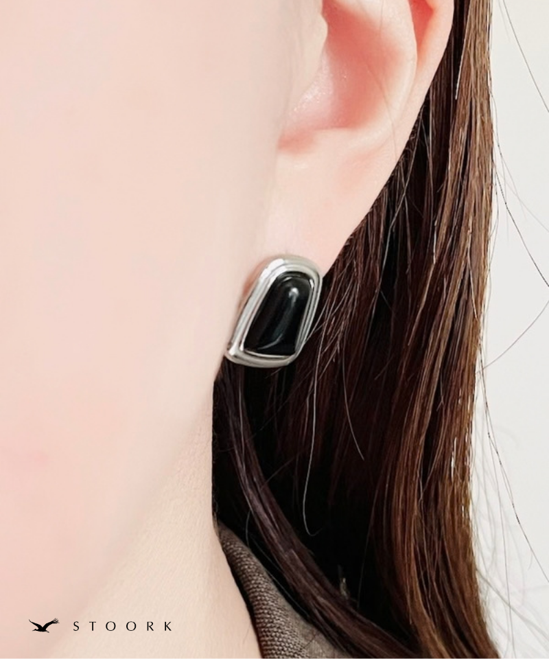 Square Black Stone Pierce