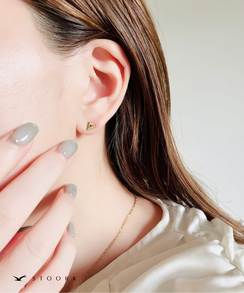 V Line Stone Pierce