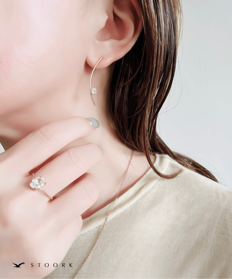 Curve Line Pierce - stoork