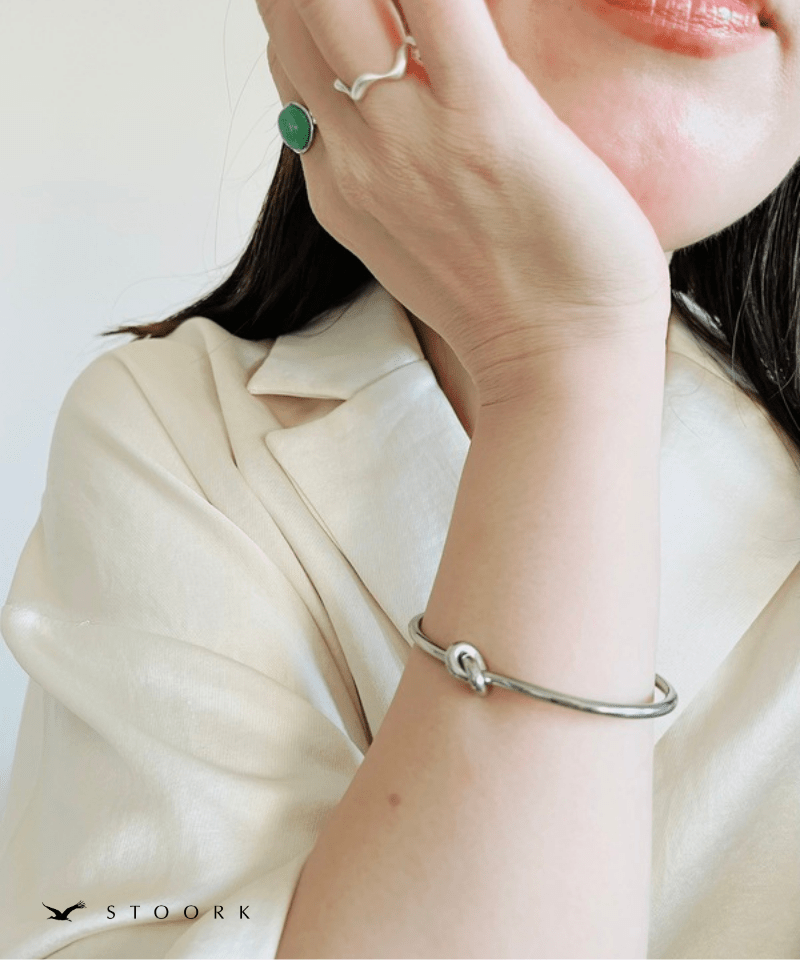 【再入荷】Knot Hoop Bangle - stoork