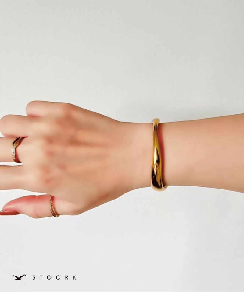 Simple Nuance Bangle - stoork