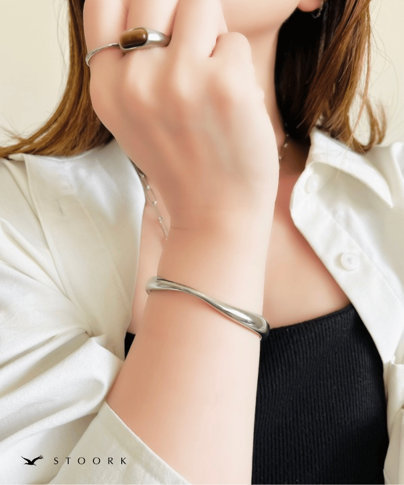 Simple Nuance Bangle - stoork
