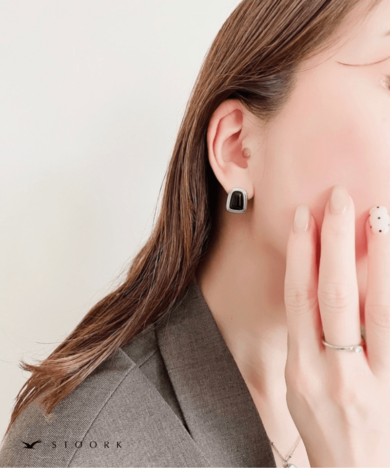 Square Black Stone Pierce - stoork