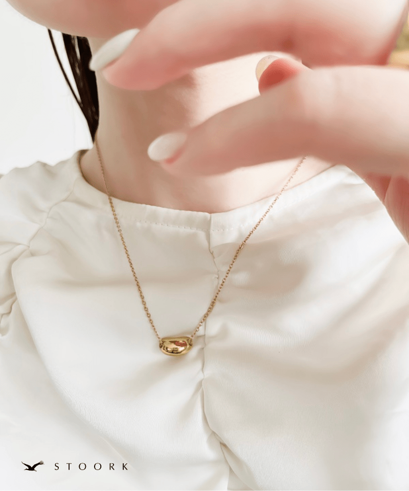 Tiny Bean Necklace - stoork
