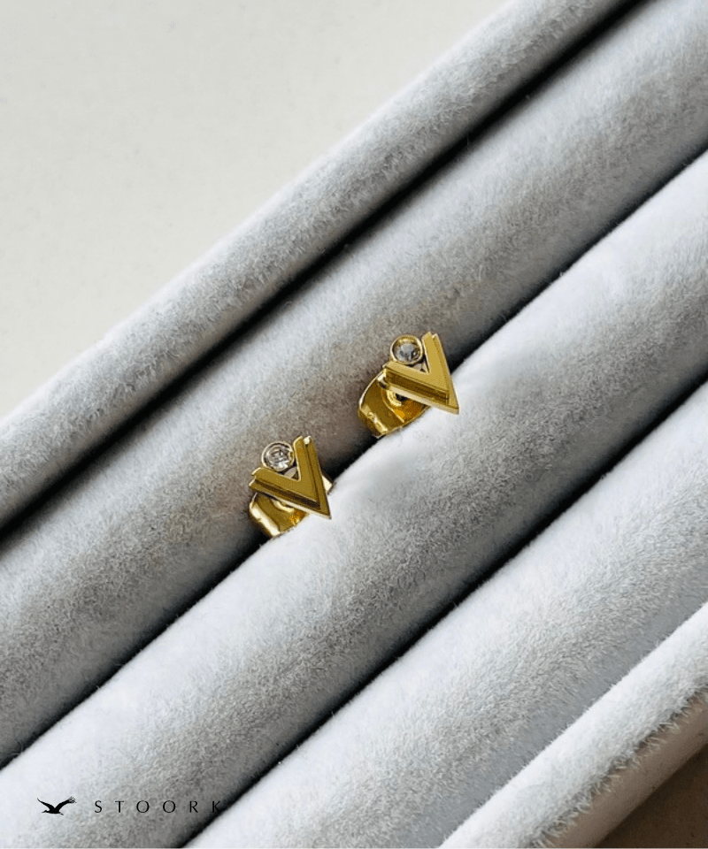 V Line Stone Pierce - stoork