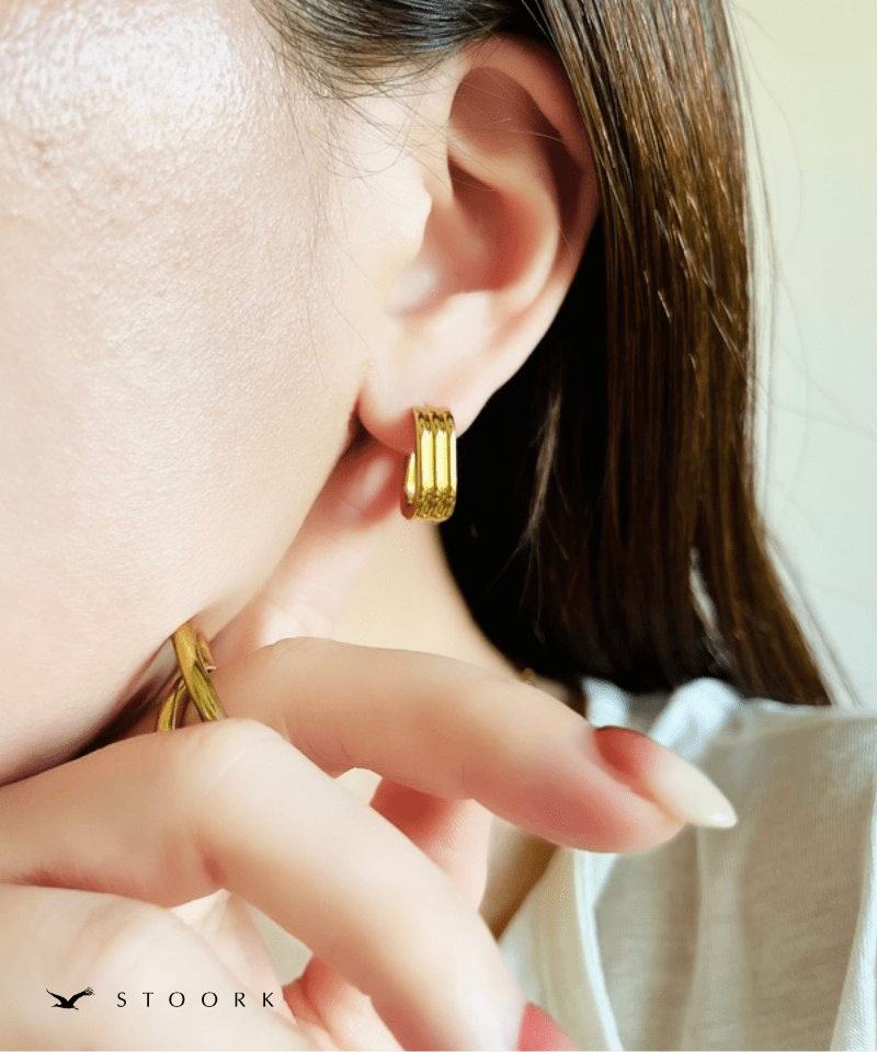 Vertical Line Mini Hoop Pierce - stoork